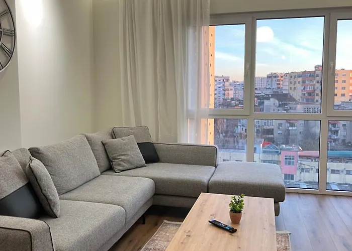 Cane Apartment Emerald